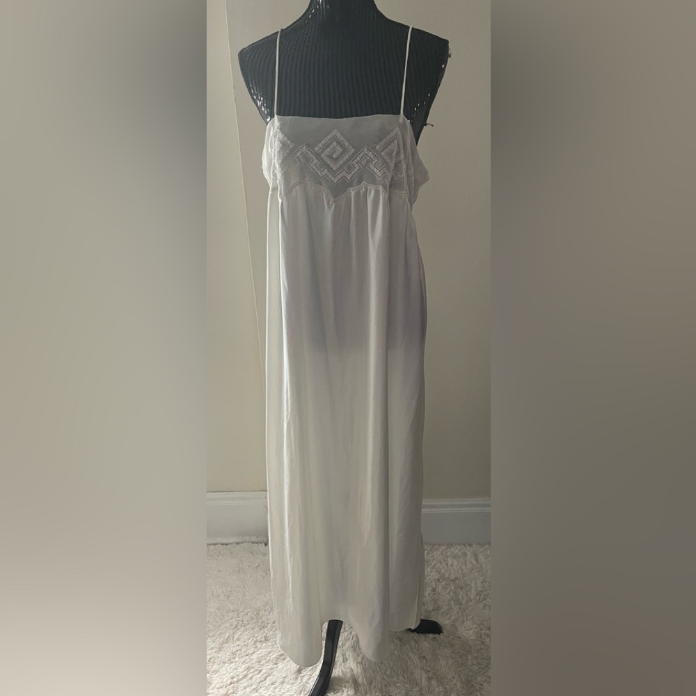 Eaton Vanity Fair Cream Silky Nightgown Size Medium